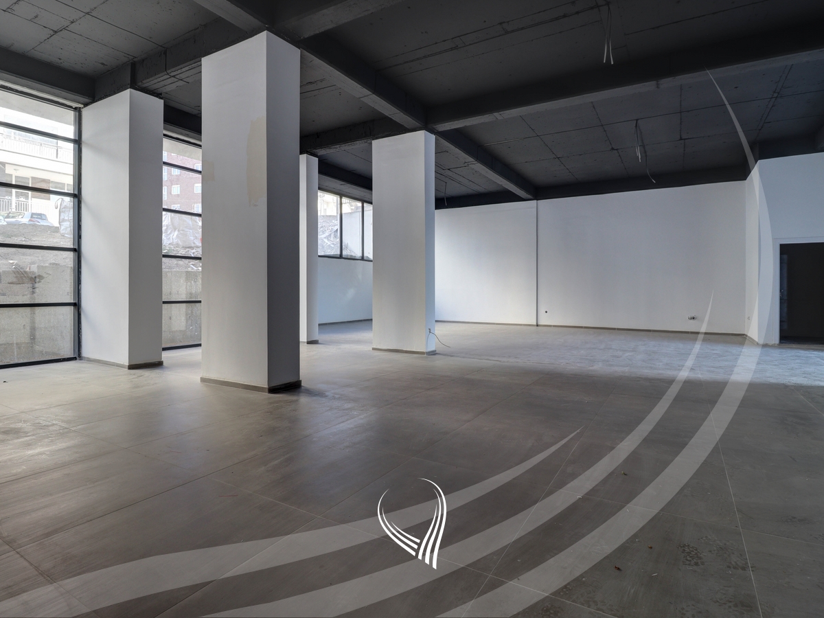 Lokal 157m2 në shitje në lagjen Mati 14