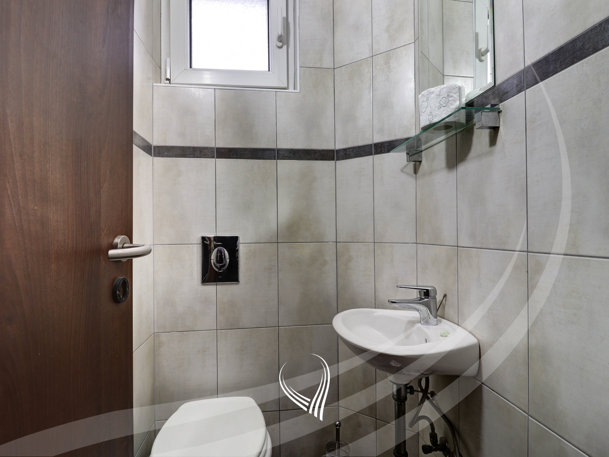 Banesë me 2 dhoma gjumi me qira në lagjen Vëllusha11