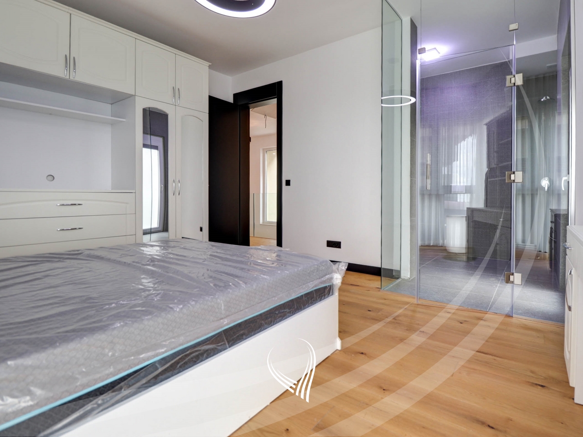 Shtëpi 340m2 me qira në lagjen Marigona Hill10