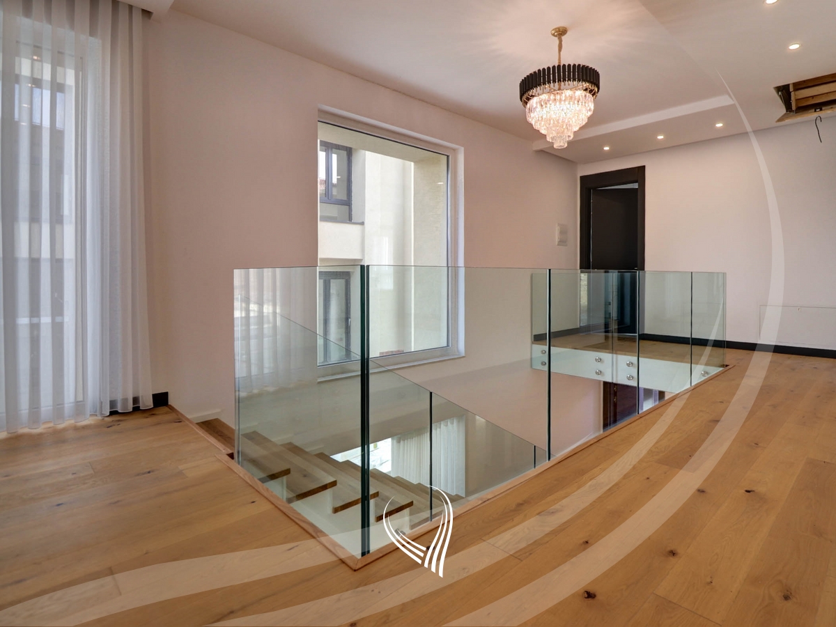 Shtëpi 340m2 me qira në lagjen Marigona Hill14