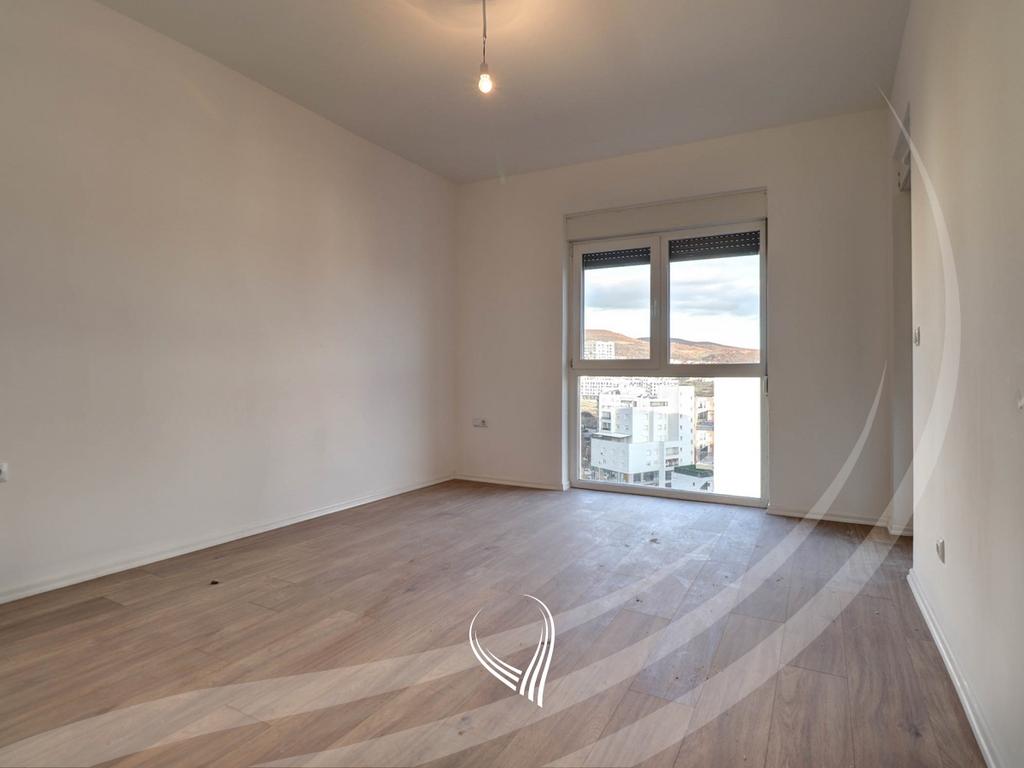 Banesë me 2 dhoma gjumi në shitje në lagjen Mati 13