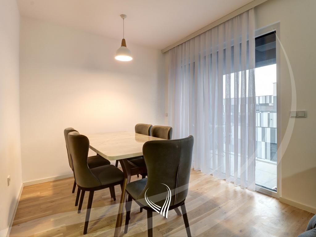 Banesë me 3 dhoma gjumi me qira në lagjen Prishtina e Re6