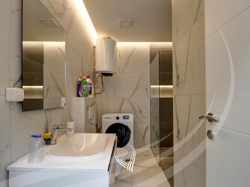 Banesë me 3 dhoma gjumi me qira në lagjen Prishtina e Re13