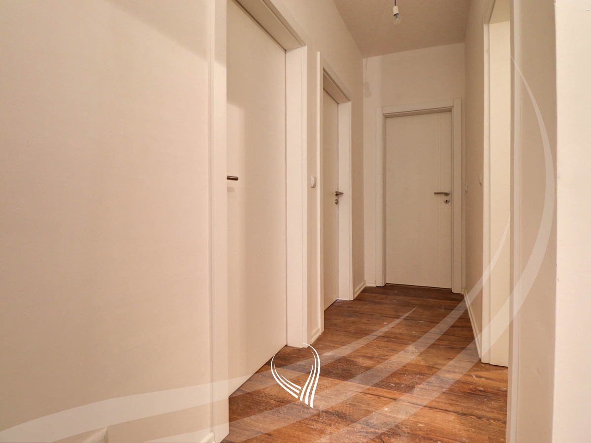 Banesë me 2 dhoma gjumi në shitje në lagjen Mati 17