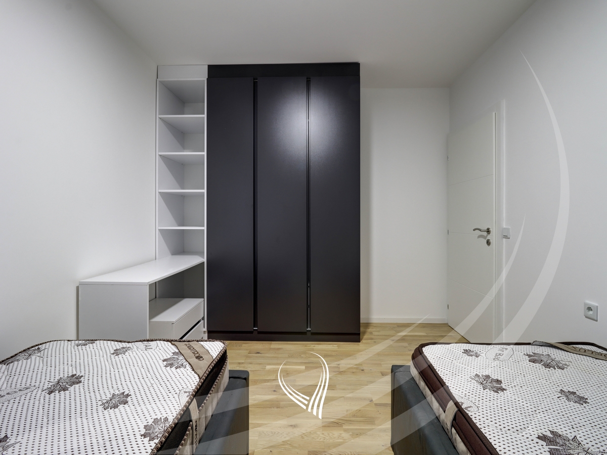 Banesë me 3 dhoma gjumi me qira në lagjen Prishtina e Re11