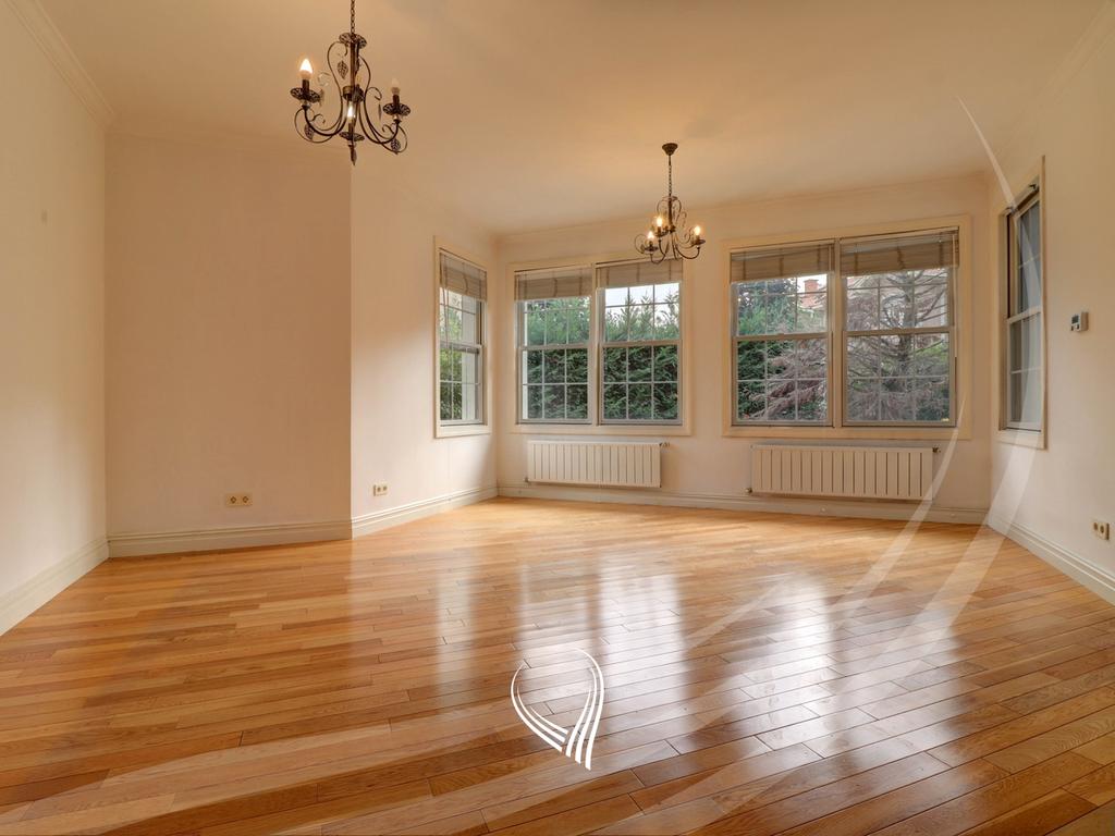 330m2 house for rent in International Village2