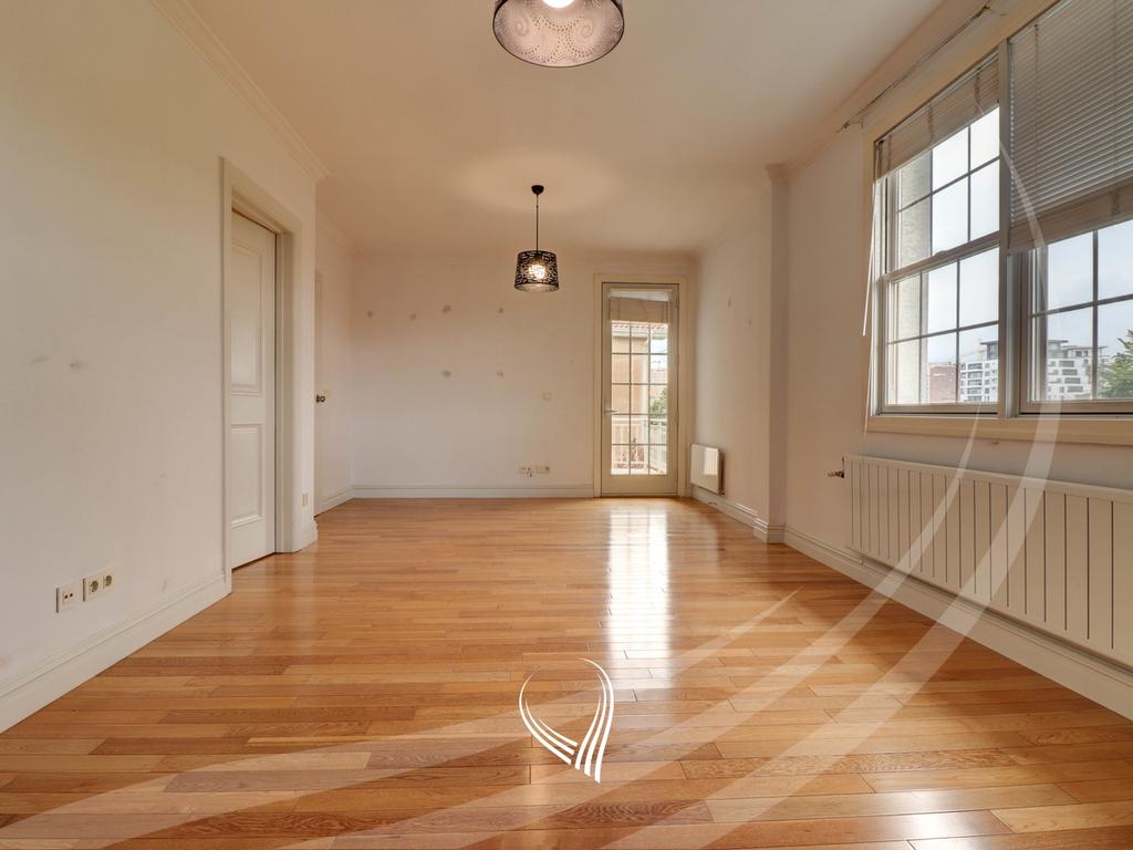 330m2 house for rent in International Village6