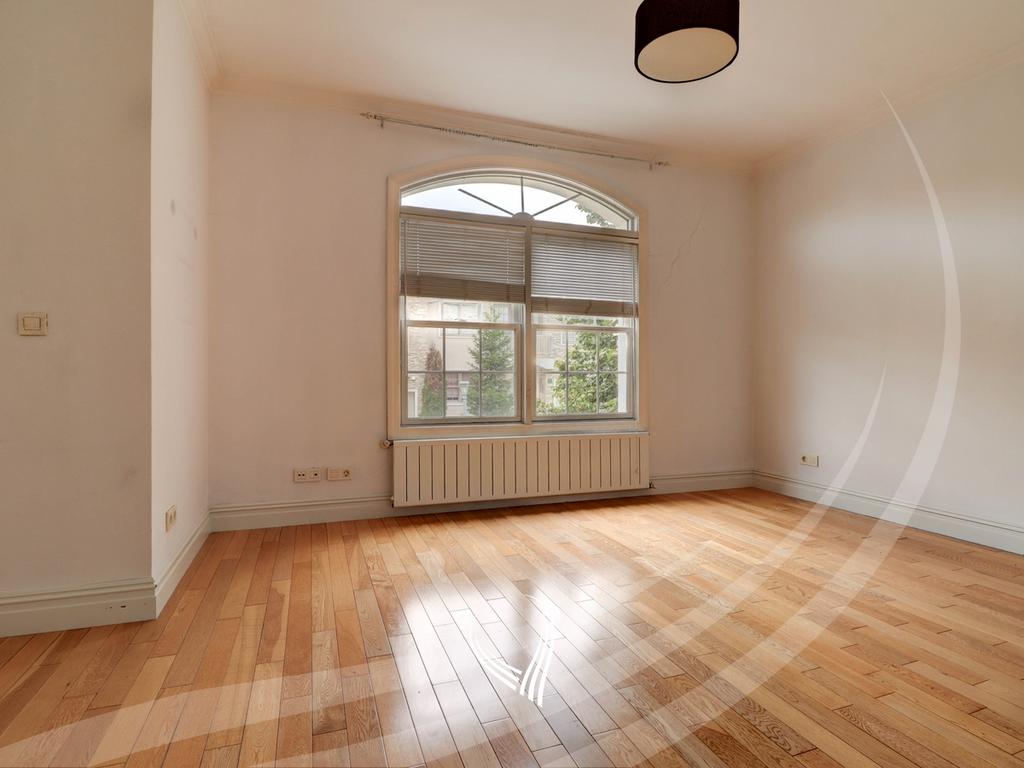 330m2 house for rent in International Village9