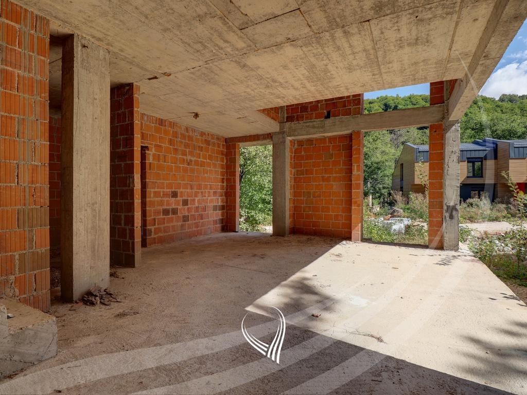 160m2 villa for sale in Brezovica2
