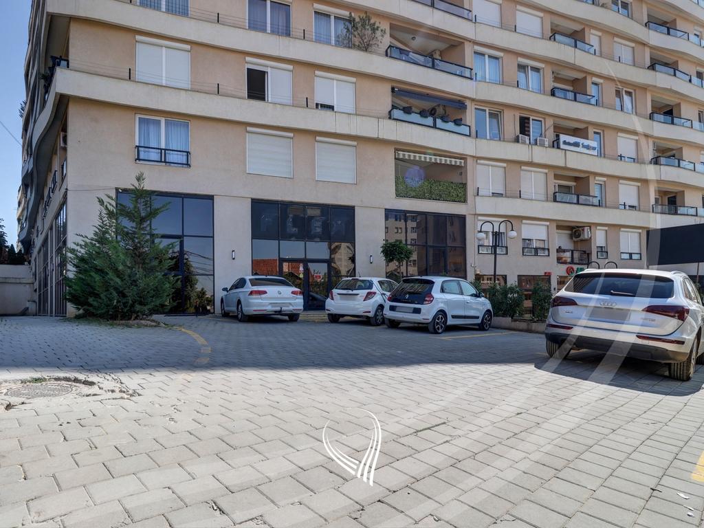 Lokal 406m2 në shitje në lagjen Mati 1 – Alko Group6