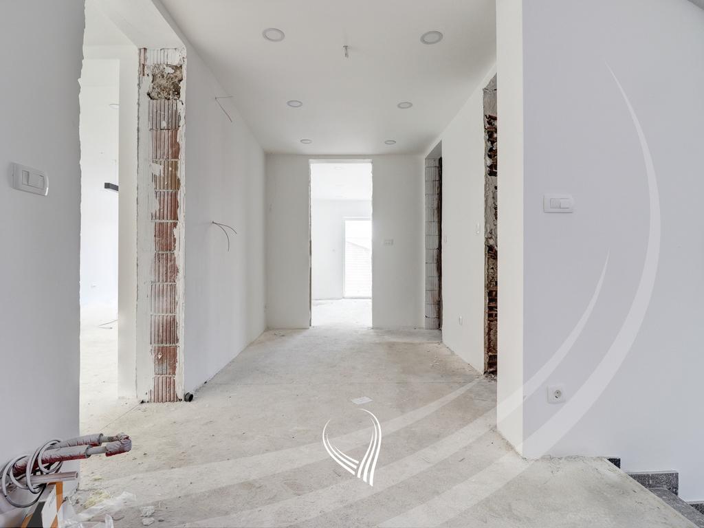 490m2 property for sale in the Arbëria neighborhood - Dragodan20