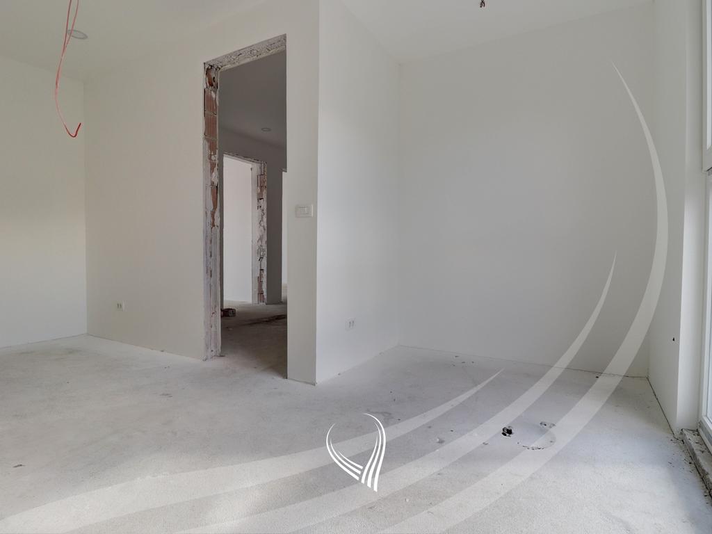 490m2 property for sale in the Arbëria neighborhood - Dragodan22