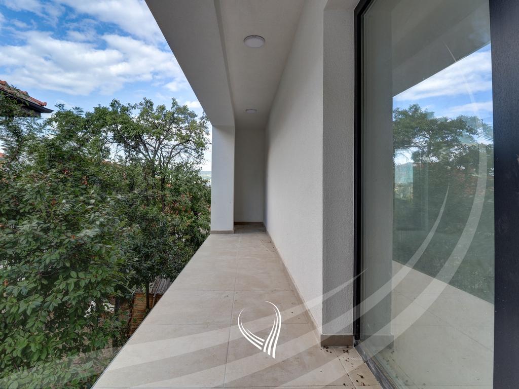 490m2 property for sale in the Arbëria neighborhood - Dragodan27