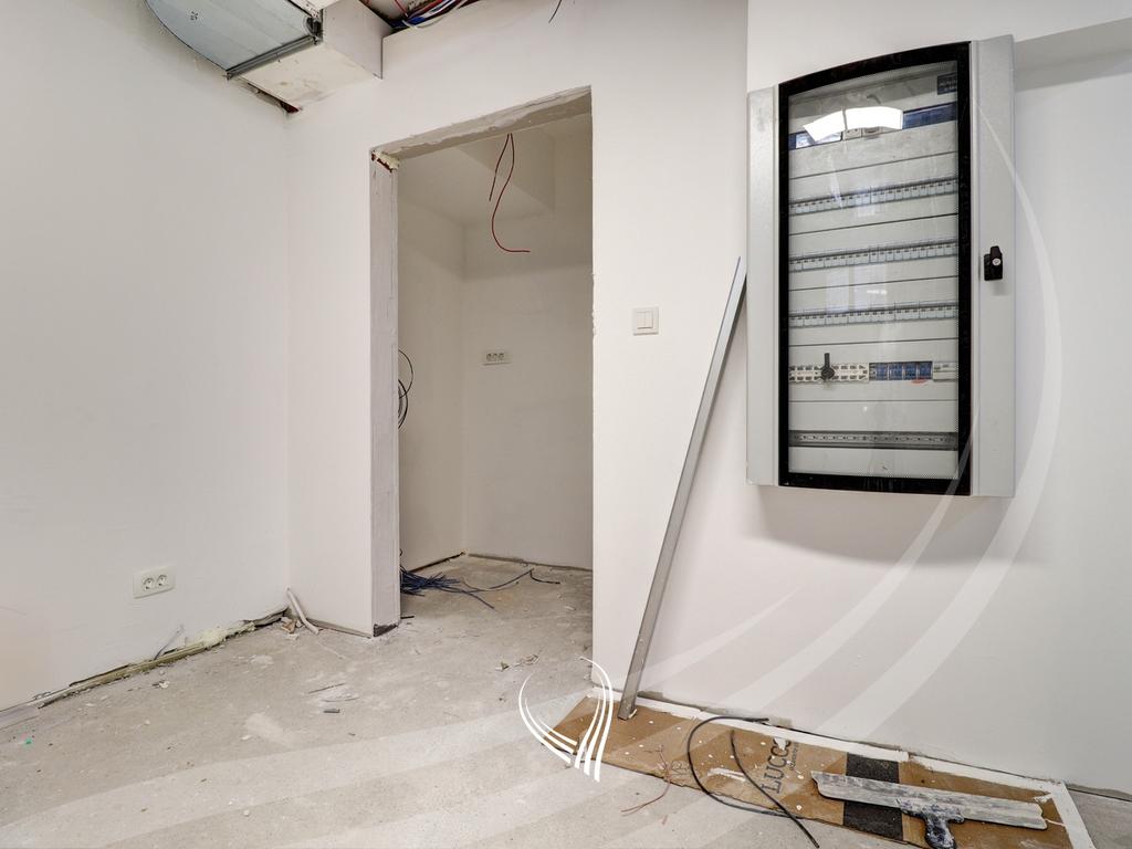 490m2 property for sale in the Arbëria neighborhood - Dragodan31