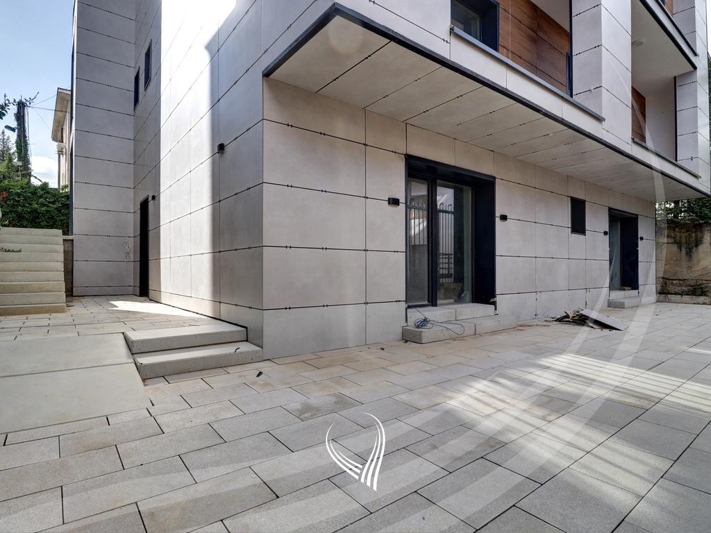 490m2 property for sale in the Arbëria neighborhood - Dragodan3