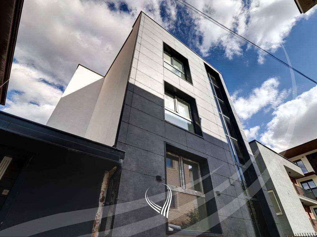 490m2 property for sale in the Arbëria neighborhood - Dragodan1