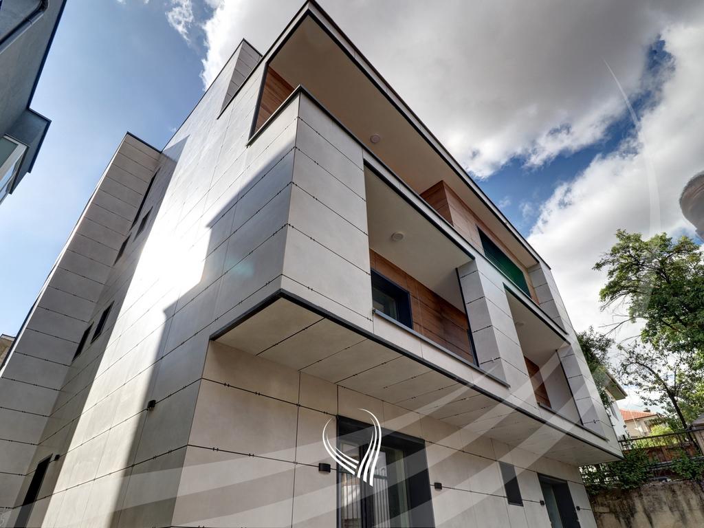 490m2 property for sale in the Arbëria neighborhood - Dragodan2
