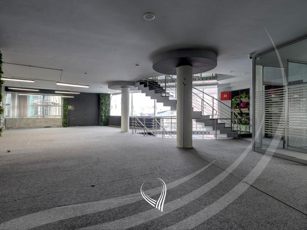 Commercial property 1,000m2 for rent in Dodona neighborhood10