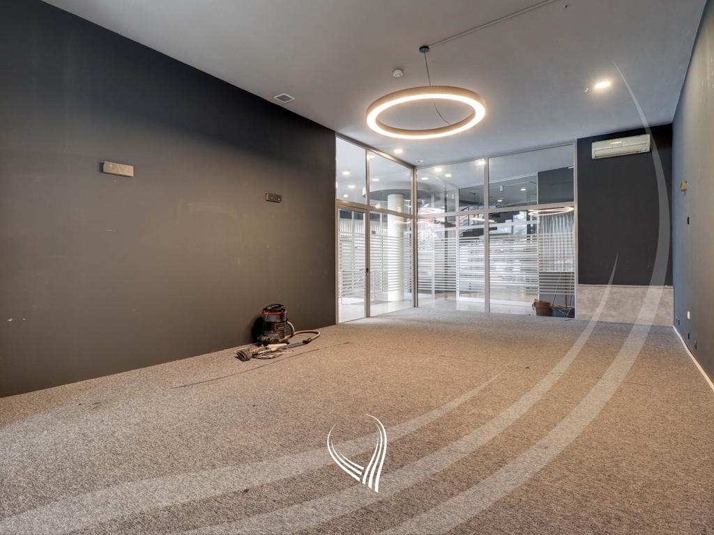 Commercial property 1,000m2 for rent in Dodona neighborhood16