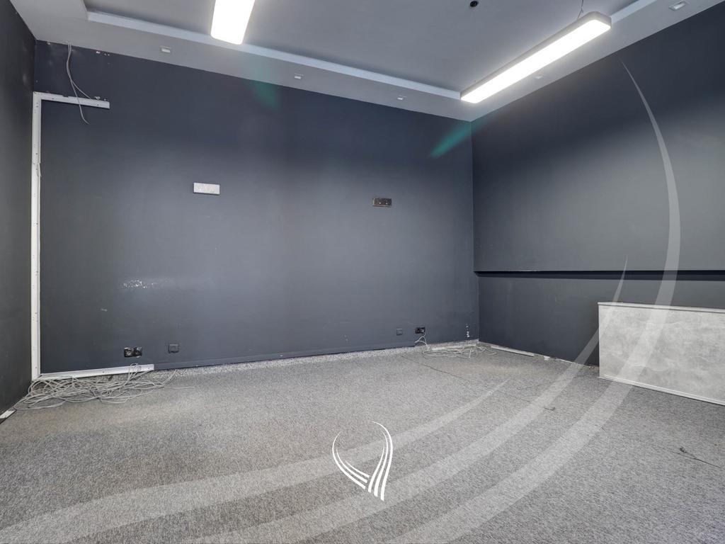 Commercial property 1,000m2 for rent in Dodona neighborhood17