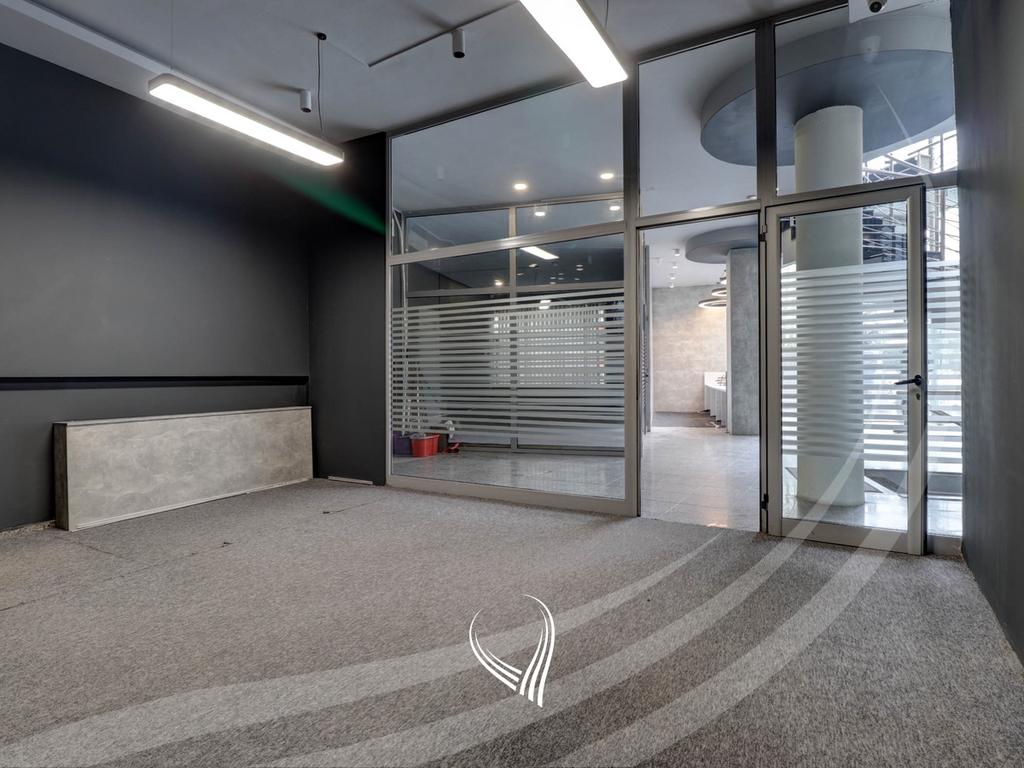 Commercial property 1,000m2 for rent in Dodona neighborhood18