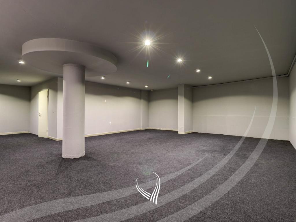Commercial property 1,000m2 for rent in Dodona neighborhood20