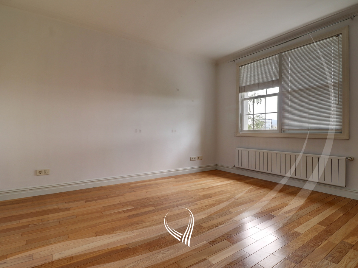 330m2 house for rent in International Village7