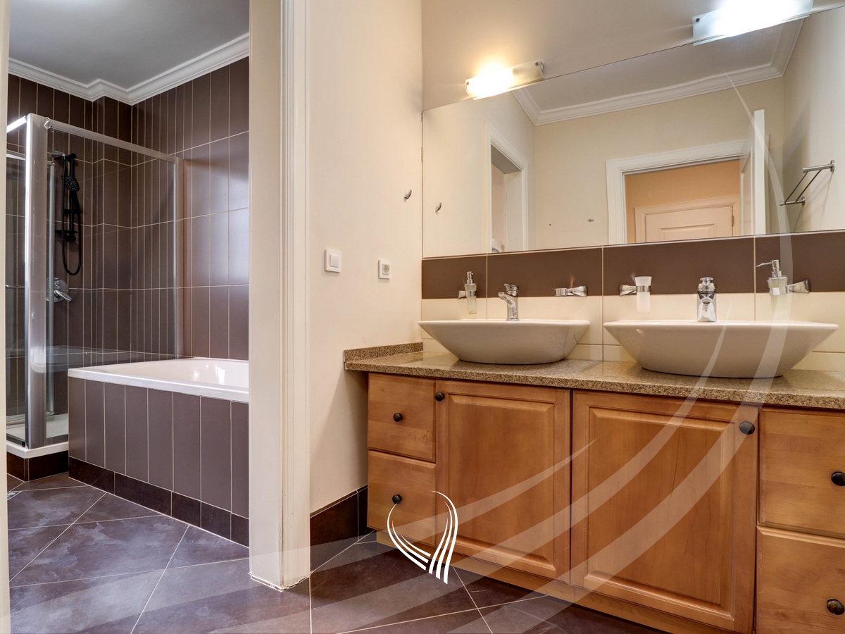 330m2 house for rent in International Village14