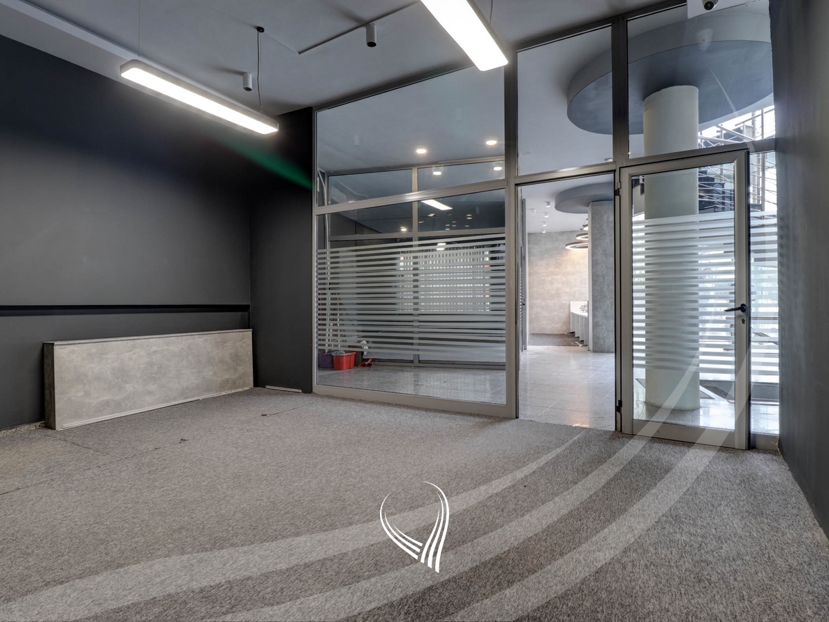 Commercial property 1,000m2 for rent in Dodona neighborhood18
