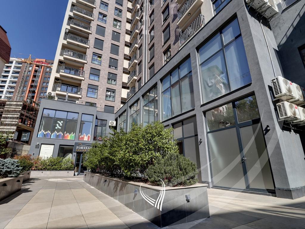 25m2 commercial space for rent in the Bregu I Diellit neighborhood3