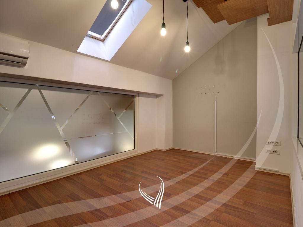 Office 203m2 + 60m2 terrace for rent in Dodona neighborhood5