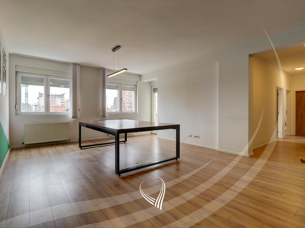 Office space with 3 rooms for rent in the Arbëria neighborhood – Dragodan1
