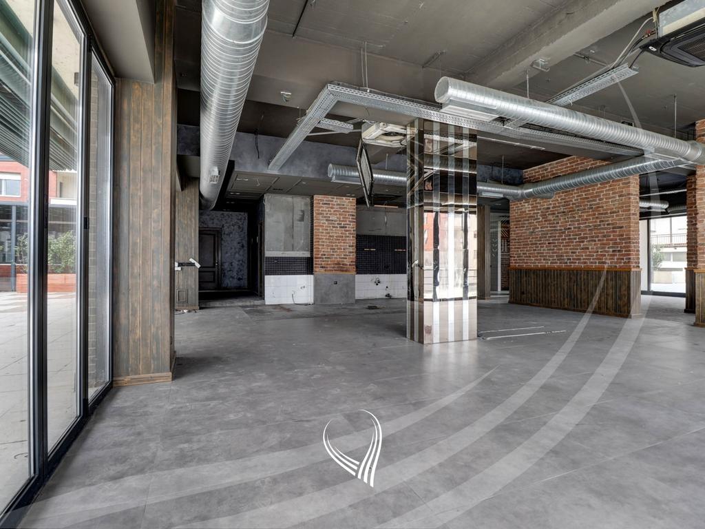 415m2 commercial space for rent in the Arbëria neighborhood4