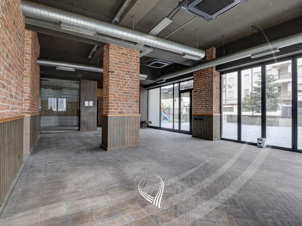 415m2 commercial space for rent in the Arbëria neighborhood7