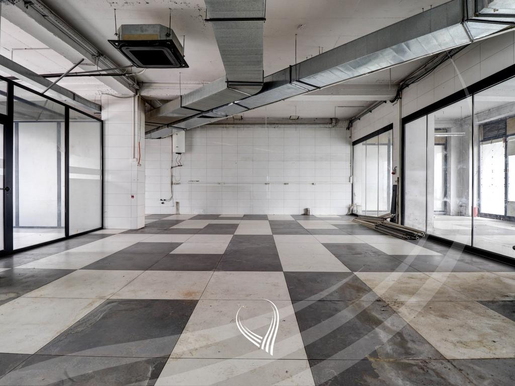 415m2 commercial space for rent in the Arbëria neighborhood12