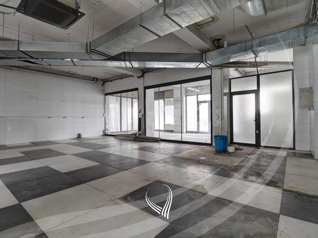 415m2 commercial space for rent in the Arbëria neighborhood13