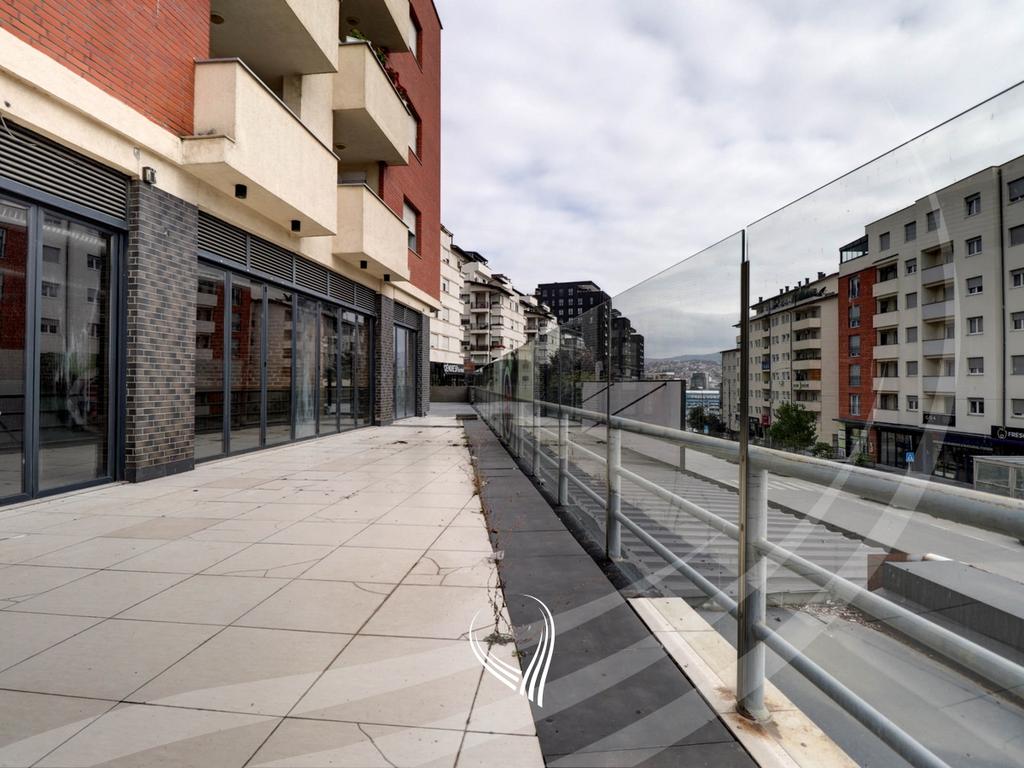 415m2 commercial space for rent in the Arbëria neighborhood19