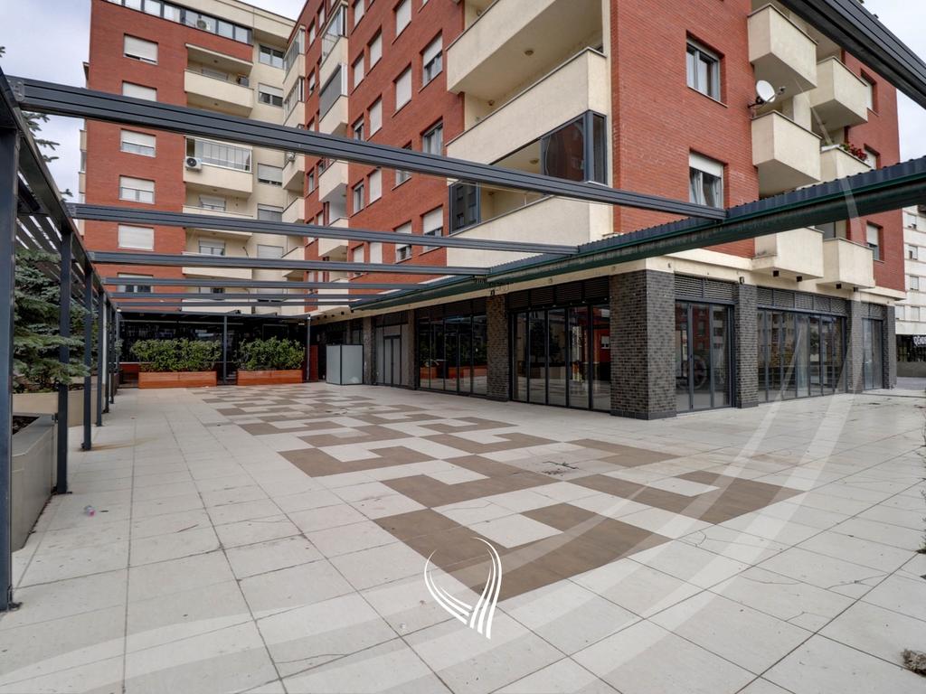 415m2 commercial space for rent in the Arbëria neighborhood22