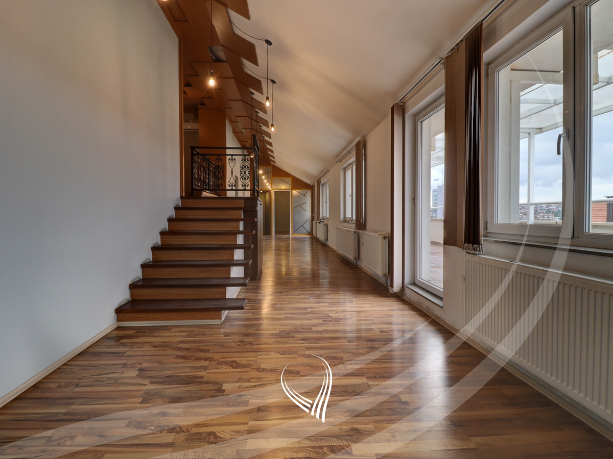 Office 203m2 + 60m2 terrace for rent in Dodona neighborhood