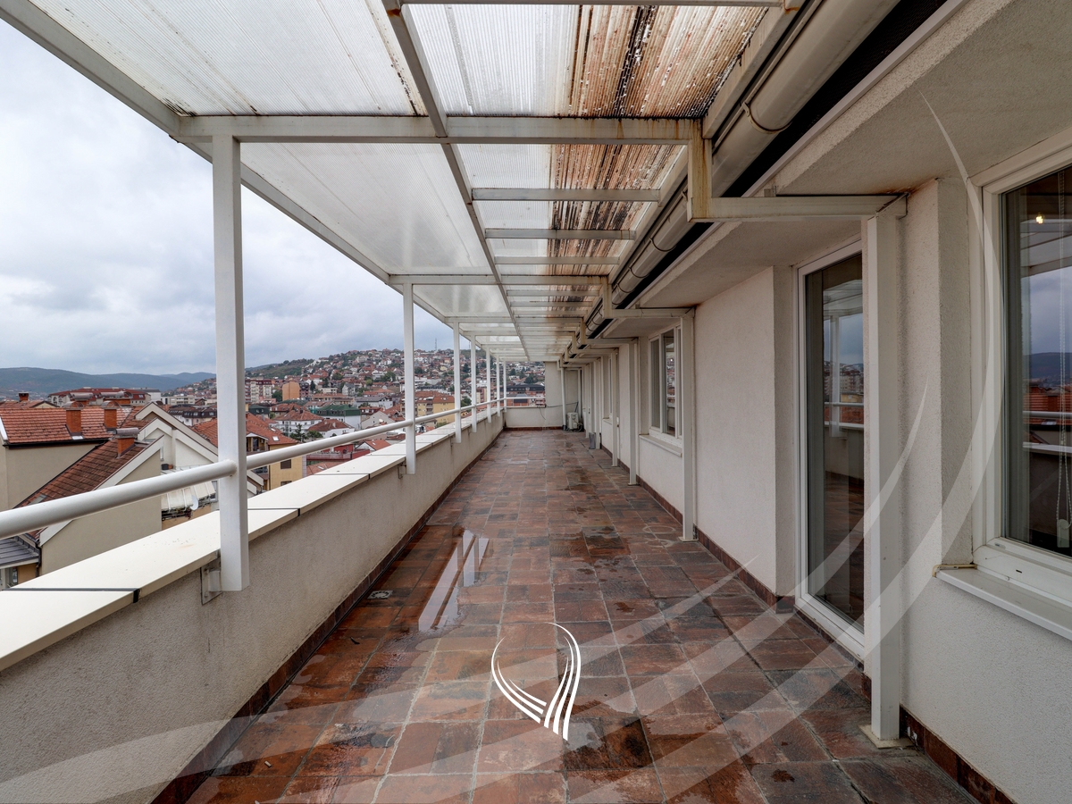 Office 203m2 + 60m2 terrace for rent in Dodona neighborhood8