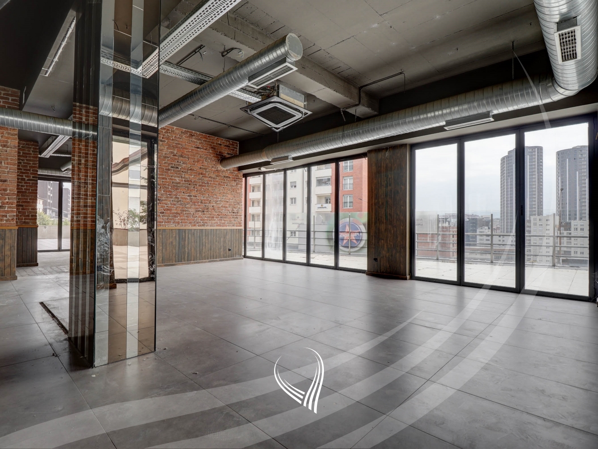 415m2 commercial space for rent in the Arbëria neighborhood3