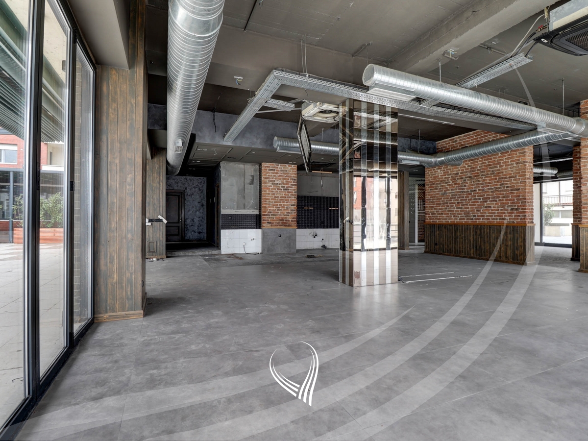 415m2 commercial space for rent in the Arbëria neighborhood4