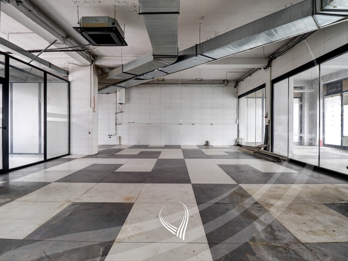 415m2 commercial space for rent in the Arbëria neighborhood12