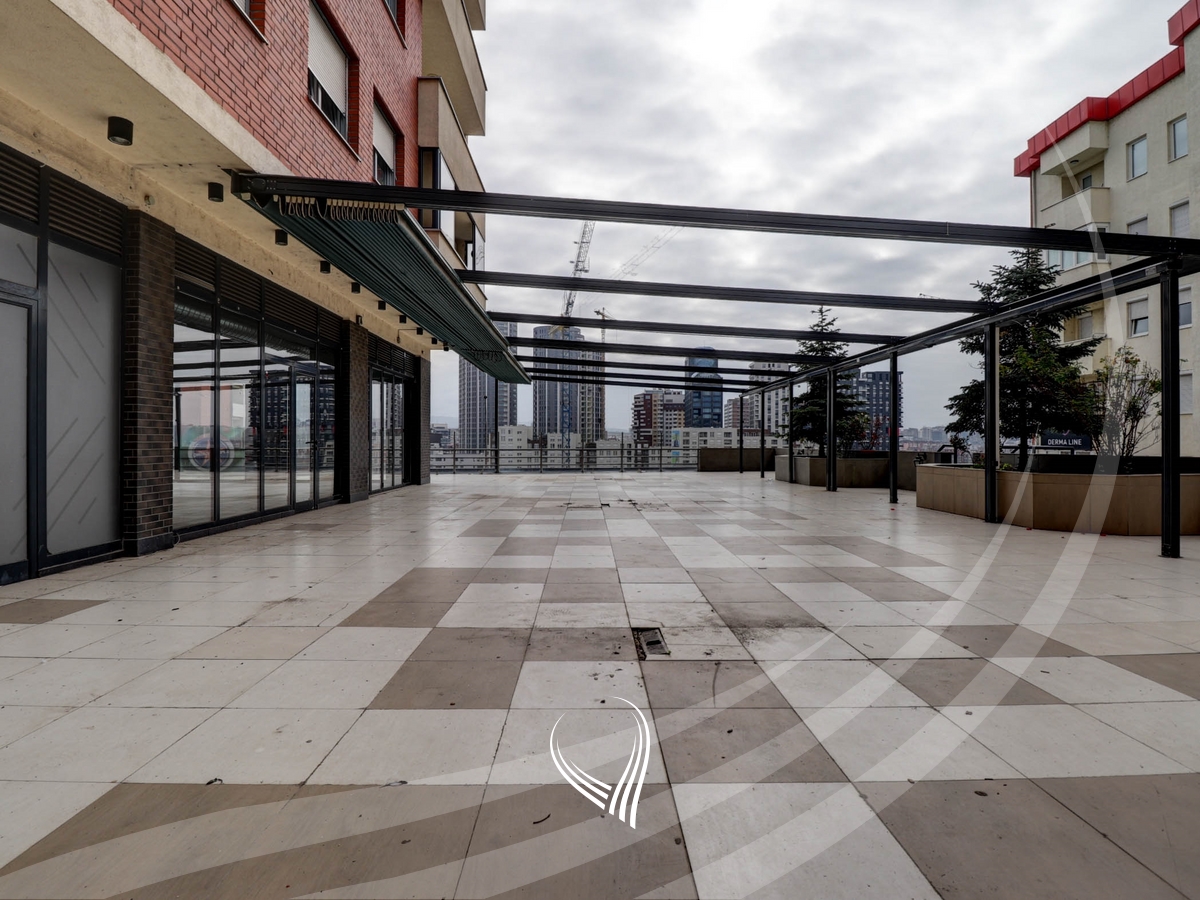 415m2 commercial space for rent in the Arbëria neighborhood18