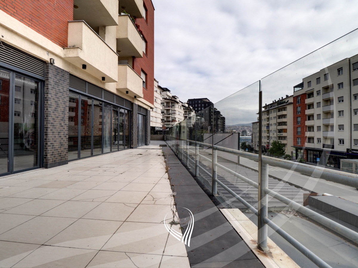 415m2 commercial space for rent in the Arbëria neighborhood19