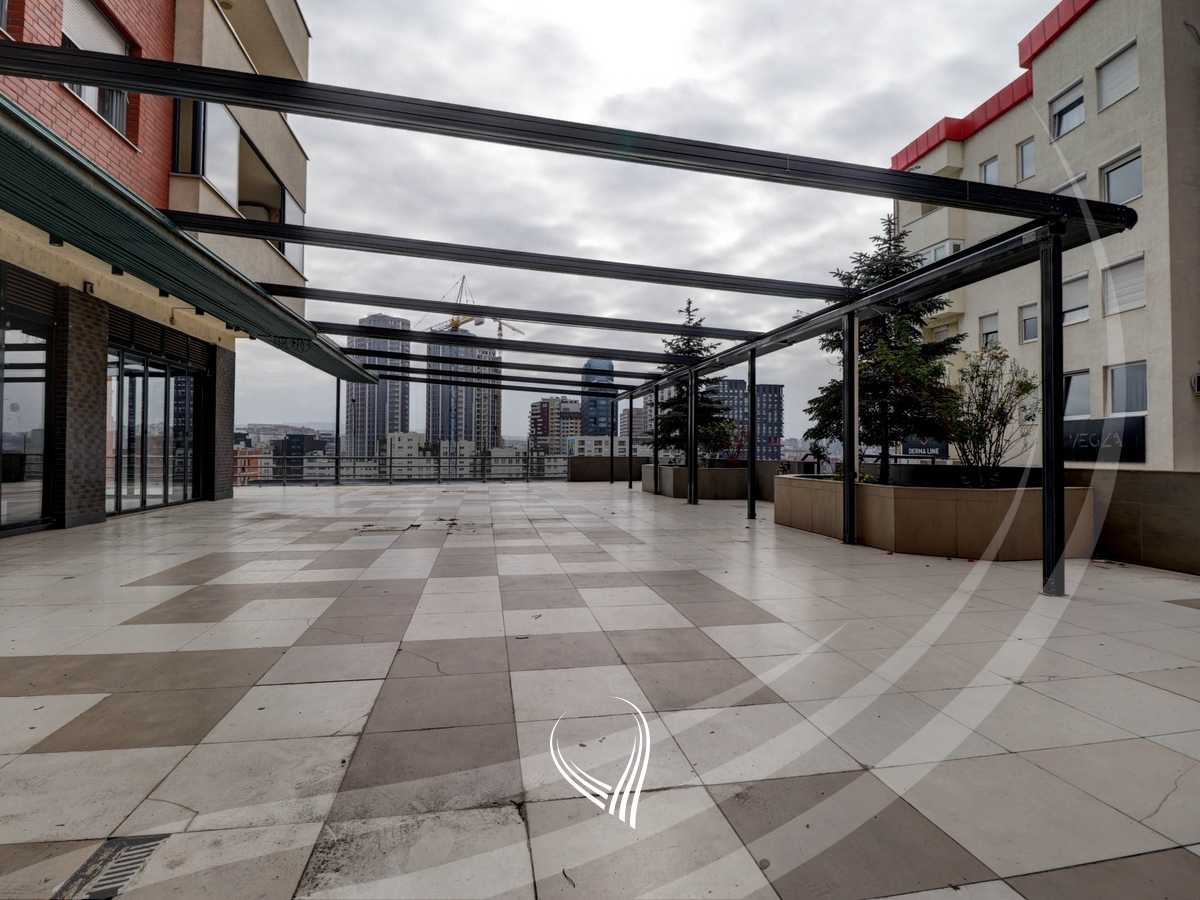 415m2 commercial space for rent in the Arbëria neighborhood21
