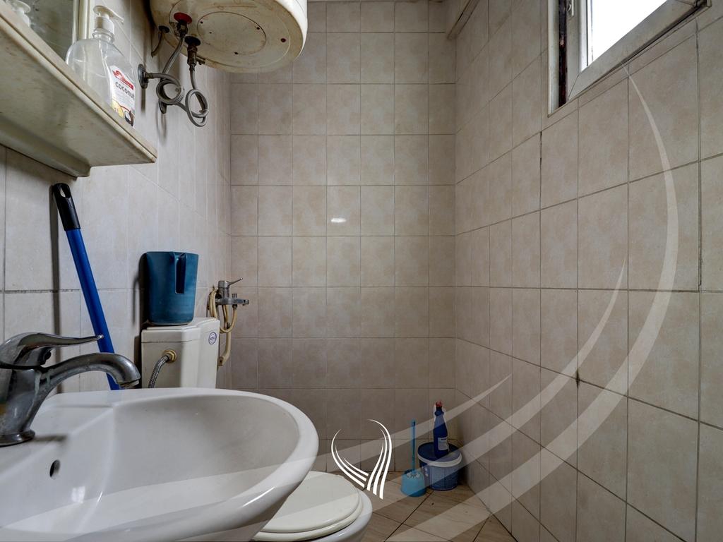 60m2 premises for rent in the Center5