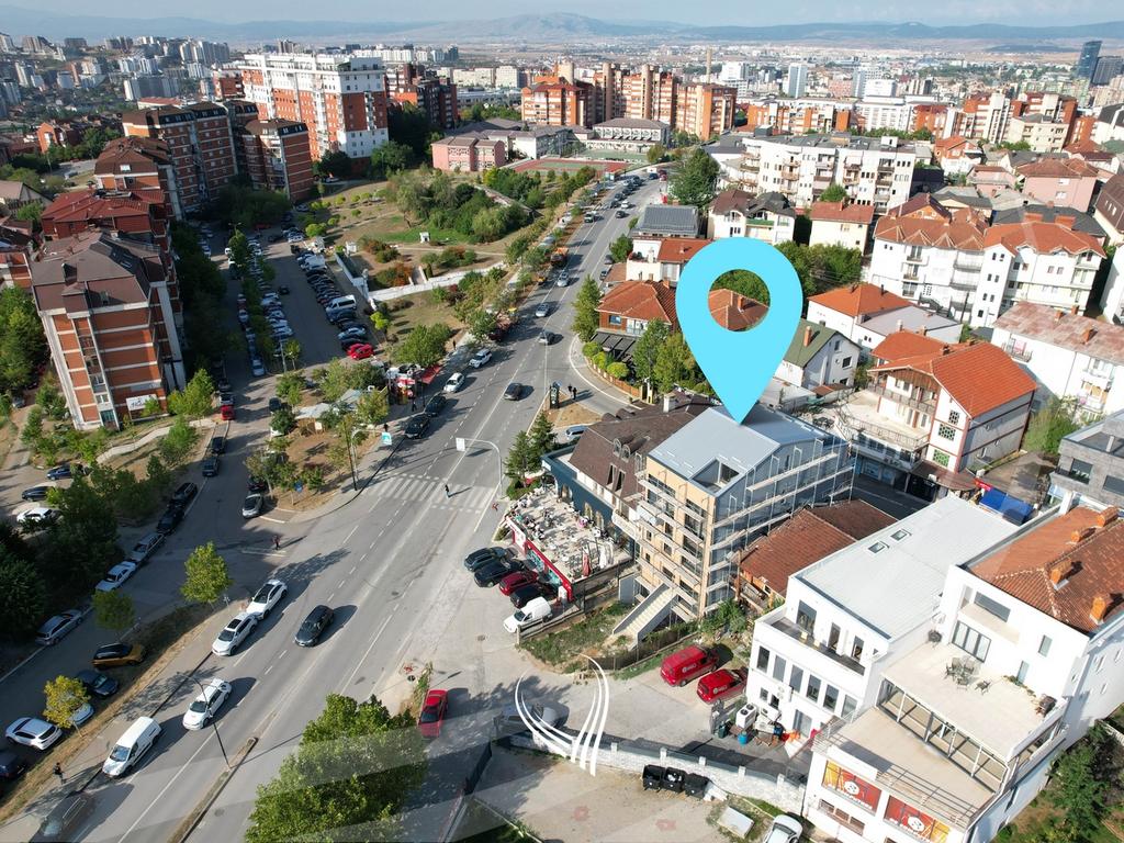 Commercial property 579m2 for rent in the Bregu i Diellit neighborhood