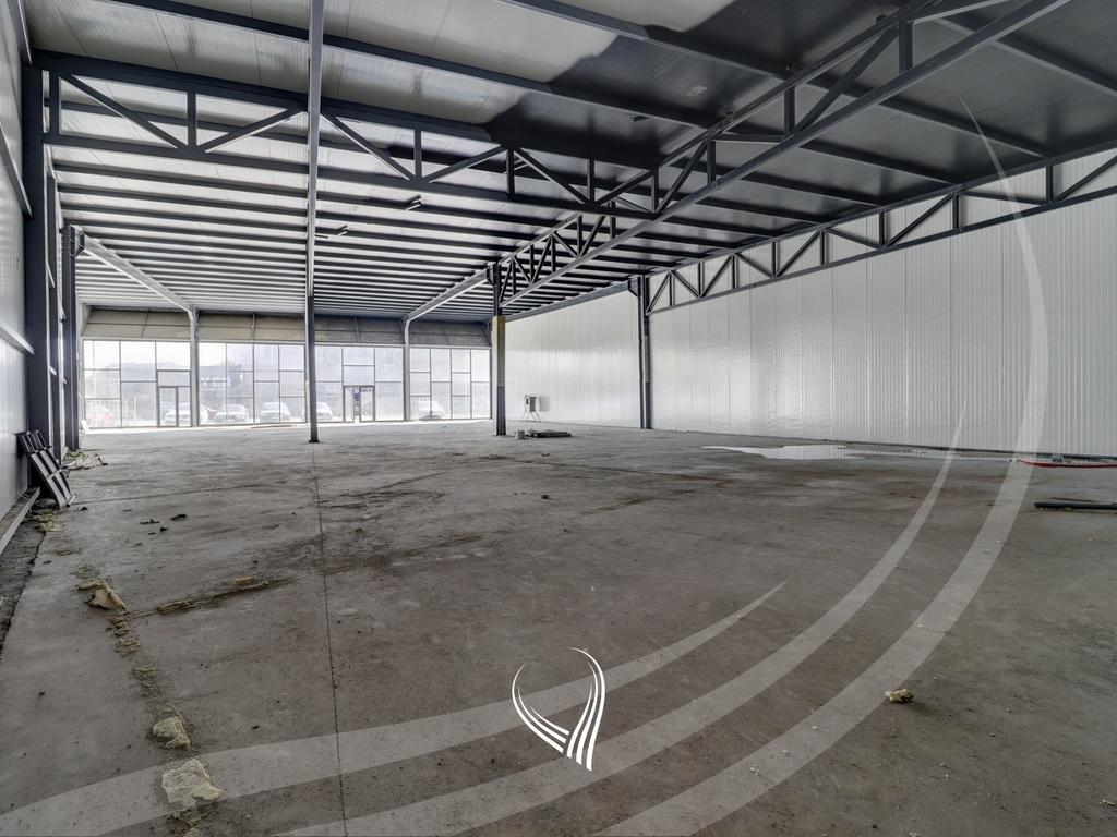 Objekt afarist 700m2 me qira në Fushë Kosovë - Bresje4