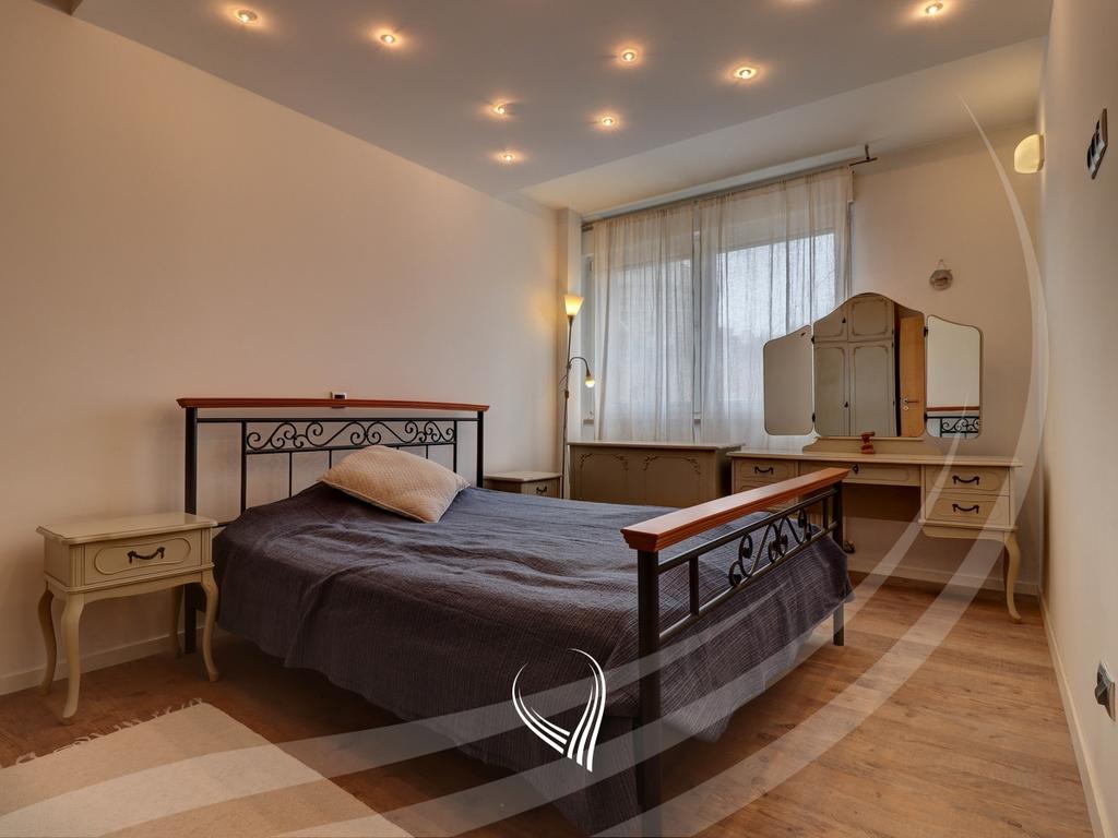 Banesë me 1 dhomë gjumi me qira në Qendër7